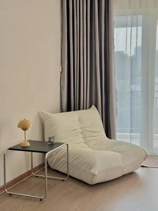 Apartment Spacious & Balcony - Walkable To Highlight Spots - Near Cong Coffee Ho Chi Minh City
