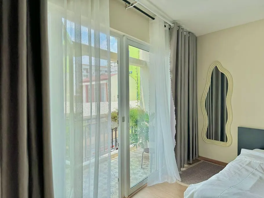 Spacious & Balcony - Walkable To Highlight Spots - Near Cong Coffee Ho Chi Minh City Apartment