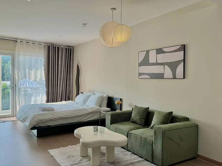 Spacious & Balcony - Walkable To Highlight Spots - Near Cong Coffee Ho Chi Minh City